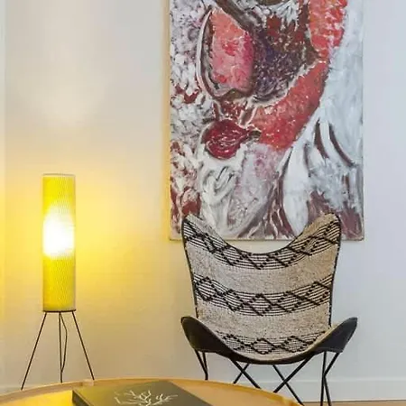 Arbre Sec - Furnished - Downtown