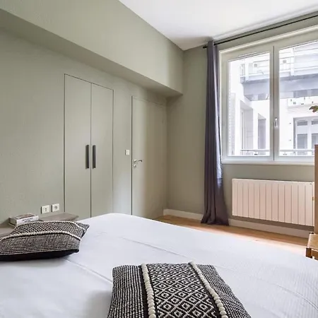 Arbre Sec - Furnished - Downtown *