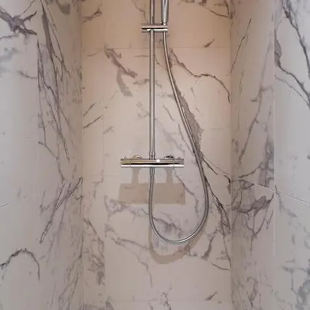 Arbre Sec - T2 - Meuble Tres Calme Apartment