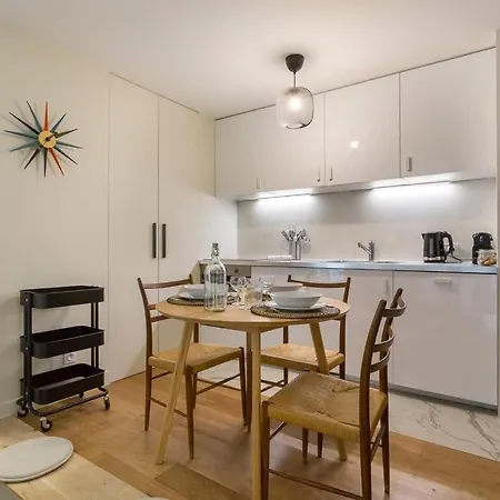 Arbre Sec - Furnished - Downtown *